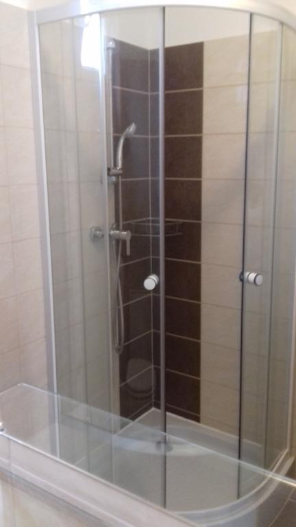 Eszter Apartmanhaz Hajdúszoboszló Екстериор снимка