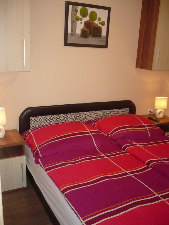 Eszter Apartmanhaz Hajdúszoboszló Екстериор снимка