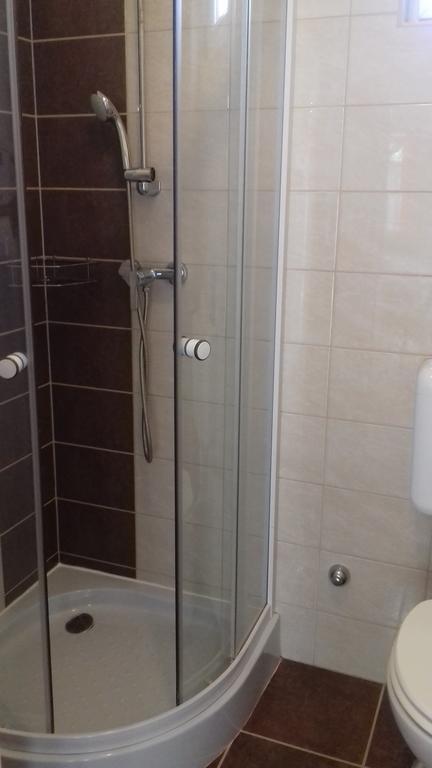 Eszter Apartmanhaz Hajdúszoboszló Екстериор снимка