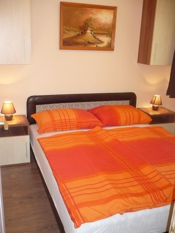 Eszter Apartmanhaz Hajdúszoboszló Екстериор снимка