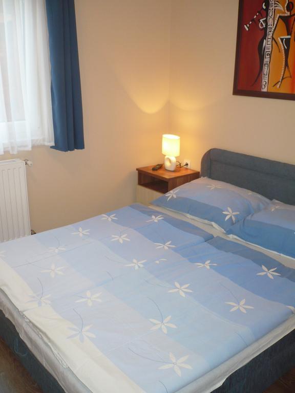 Eszter Apartmanhaz Hajdúszoboszló Екстериор снимка