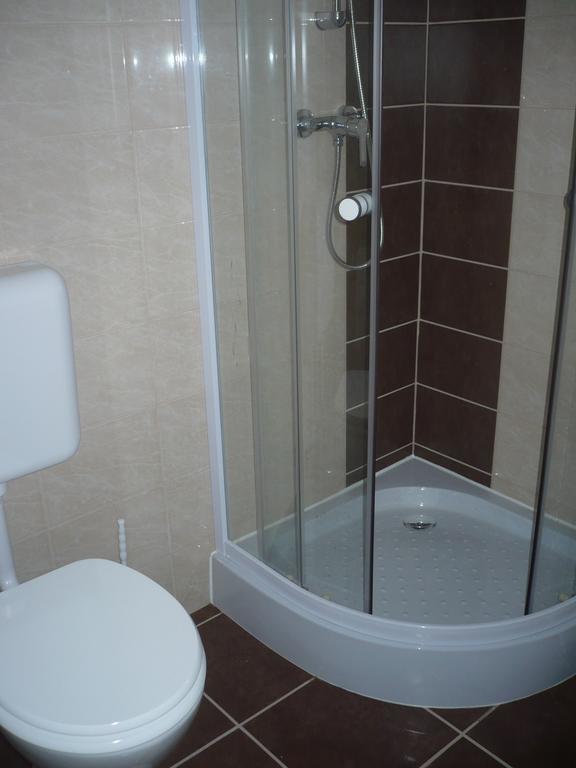 Eszter Apartmanhaz Hajdúszoboszló Екстериор снимка