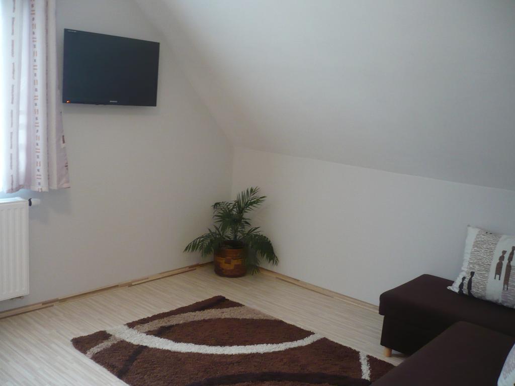 Eszter Apartmanhaz Hajdúszoboszló Екстериор снимка