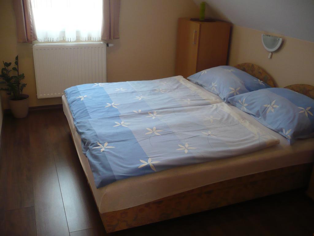 Eszter Apartmanhaz Hajdúszoboszló Екстериор снимка