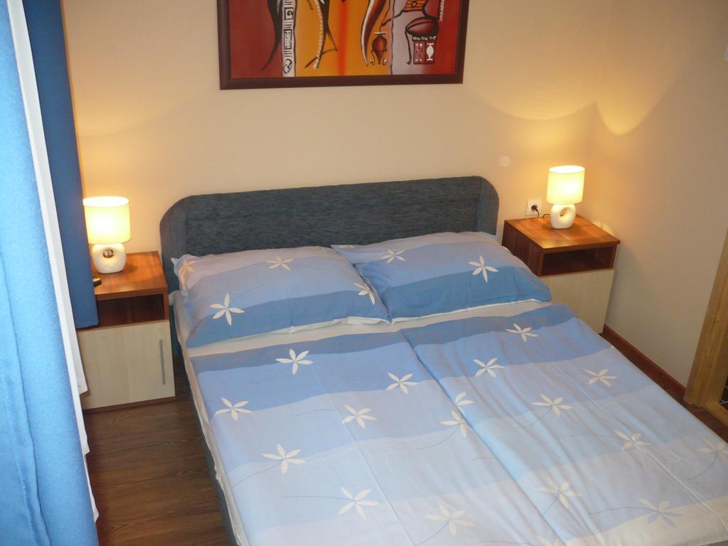 Eszter Apartmanhaz Hajdúszoboszló Екстериор снимка