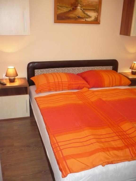 Eszter Apartmanhaz Hajdúszoboszló Екстериор снимка